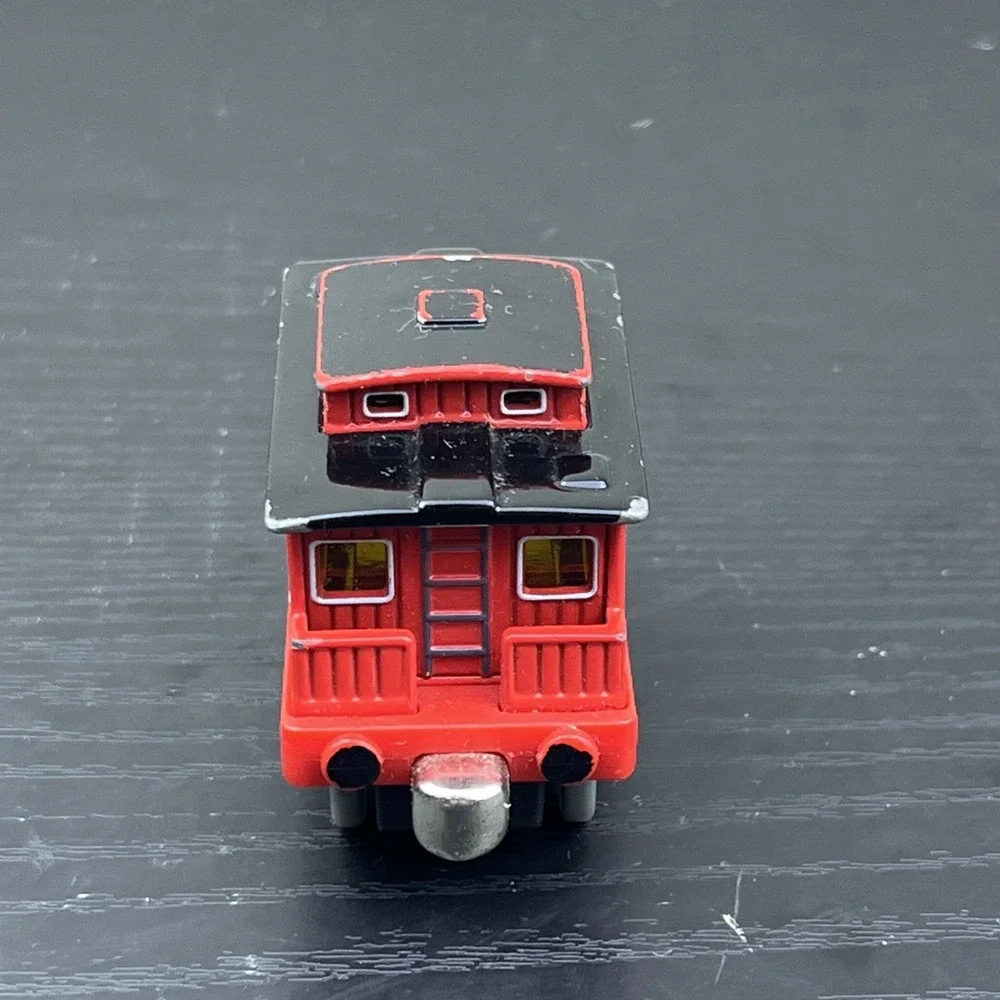 Thomas & Friends Sodor Line Caboose Take-n-Play 2010 Die-Cast Train Car